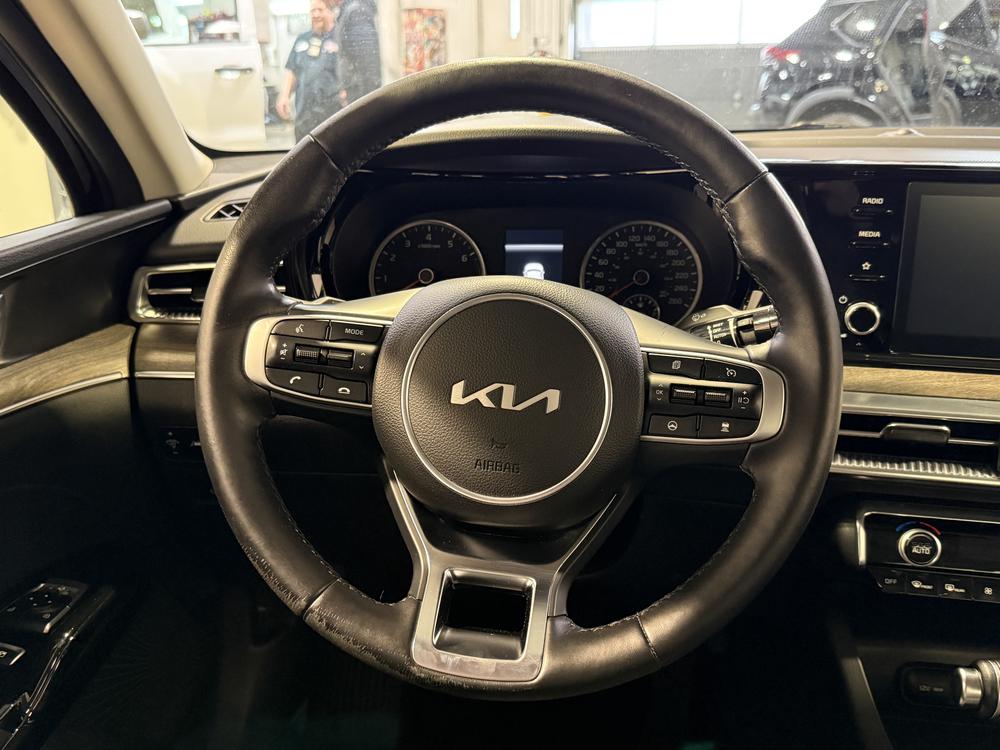 Kia K5 EX 2023 d&rsquo;occasion à vendre - 18