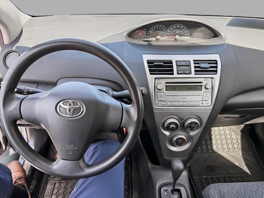 Toyota Yaris BASE 2012 d&rsquo;occasion à vendre - 18