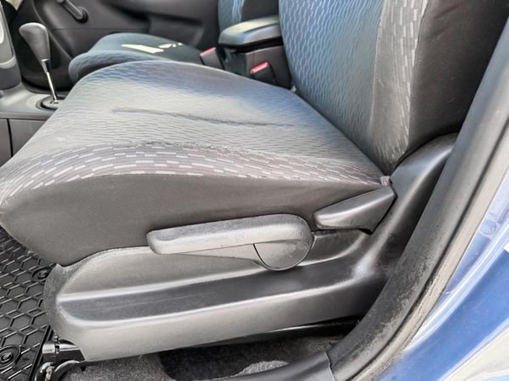 Toyota Yaris BASE 2012 d&rsquo;occasion à vendre - 14