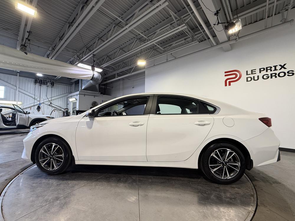 Kia Forte EX 2023 d&rsquo;occasion à vendre - 7