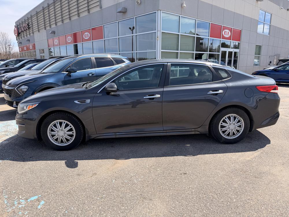 Kia Optima LX 2017 d&rsquo;occasion à vendre - 4