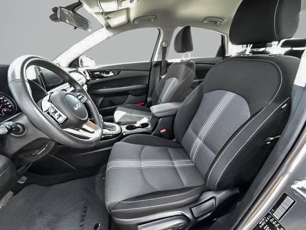 Kia Forte EX 2024 d&rsquo;occasion à vendre - 13