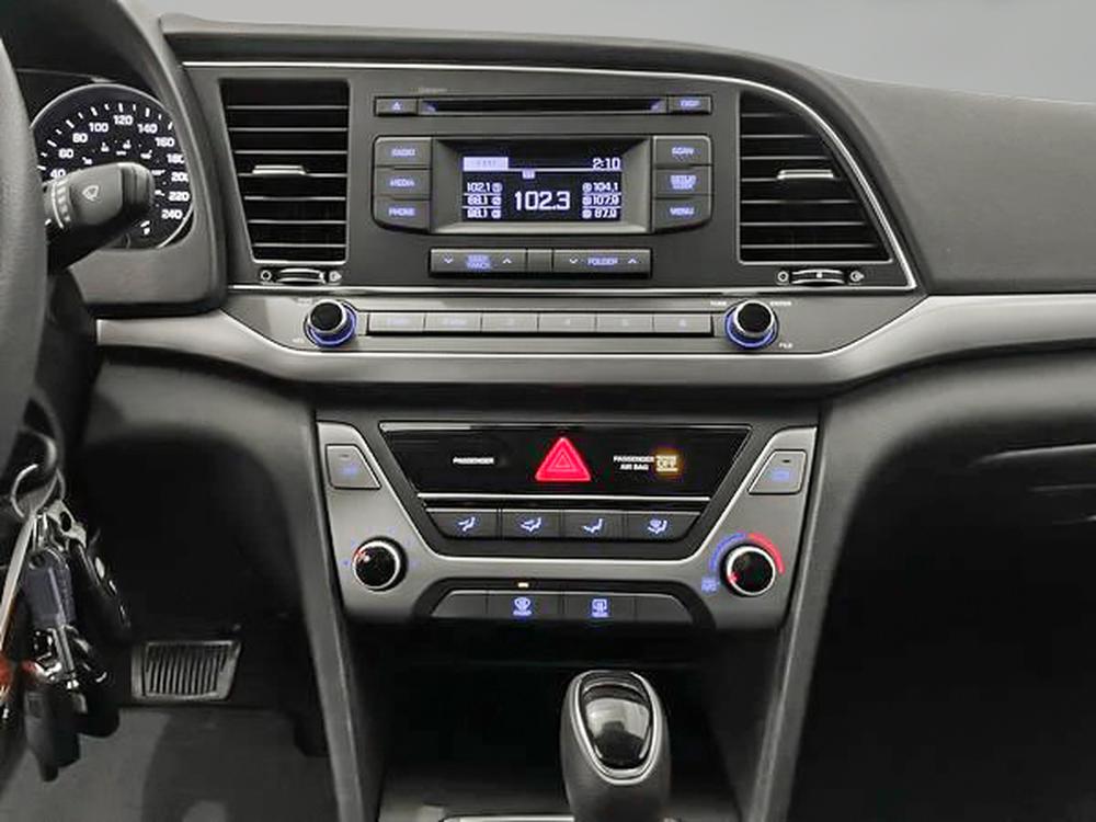 Hyundai Elantra LE 2017 d&rsquo;occasion à vendre - 17