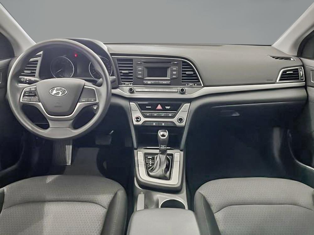 Hyundai Elantra LE 2017 d&rsquo;occasion à vendre - 8