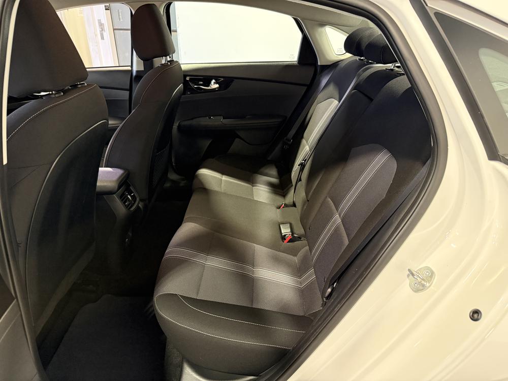 Kia Forte EX 2023 d&rsquo;occasion à vendre - 29