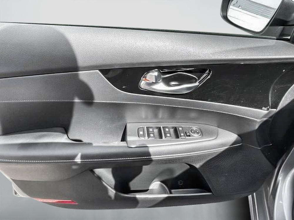 Kia Forte EX 2024 d&rsquo;occasion à vendre - 12