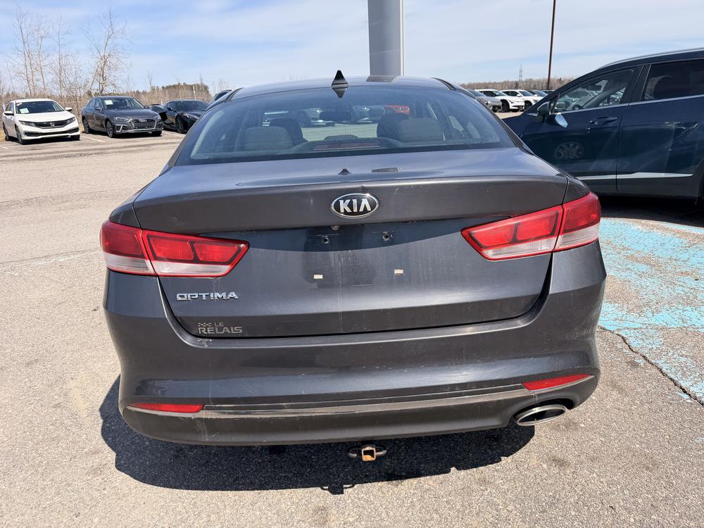 Kia Optima LX 2017 d&rsquo;occasion à vendre - 7