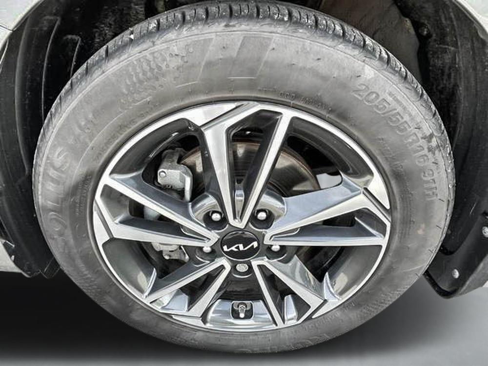 Kia Forte EX 2024 d&rsquo;occasion à vendre - 9