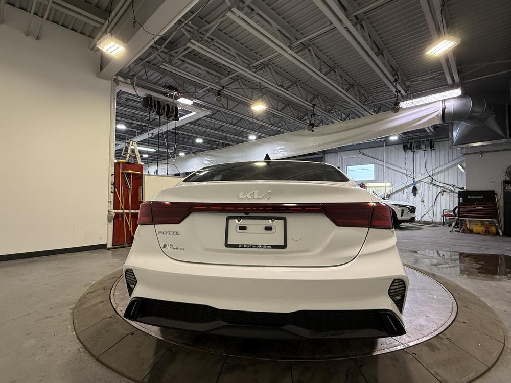 Kia Forte EX 2023 d&rsquo;occasion à vendre - 4