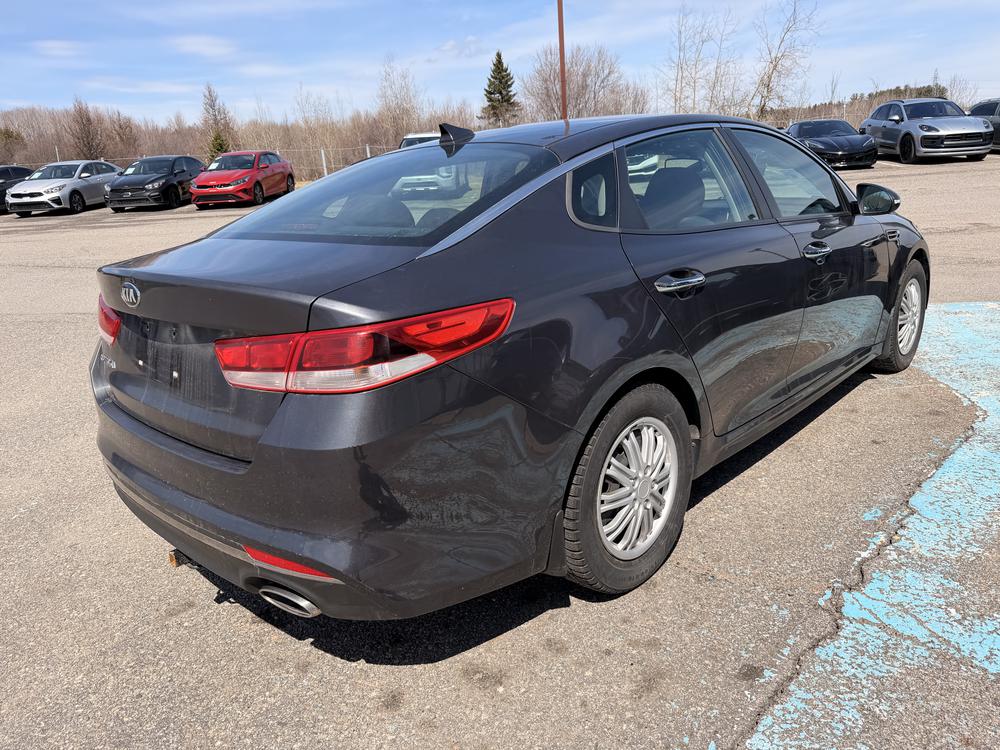 Kia Optima LX 2017 d&rsquo;occasion à vendre - 8