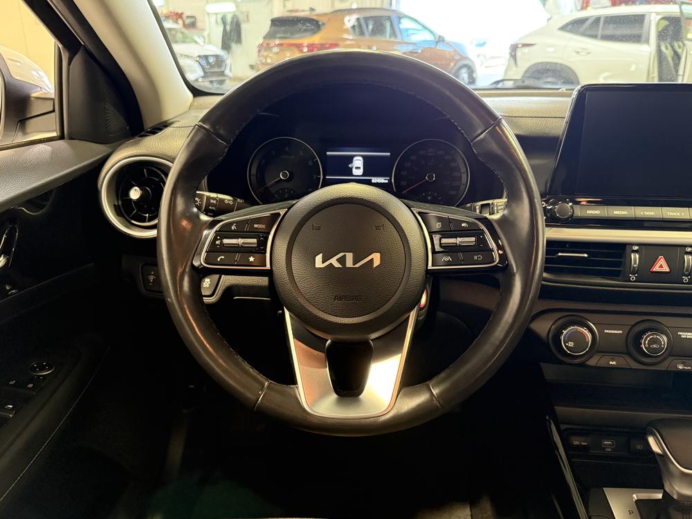 Kia Forte EX 2023 d&rsquo;occasion à vendre - 17