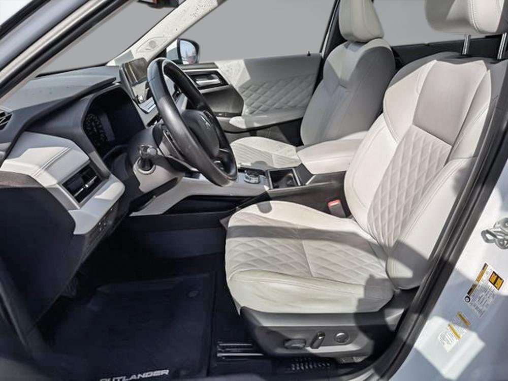 Mitsubishi Outlander PHEV GT AWD 2023 d&rsquo;occasion à vendre - 13