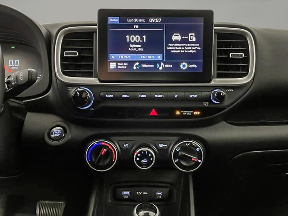 Hyundai Venue Preferred 2023 d&rsquo;occasion à vendre - 19
