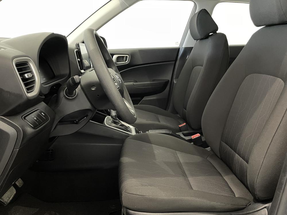 Hyundai Venue Essential 2023 d&rsquo;occasion à vendre - 12