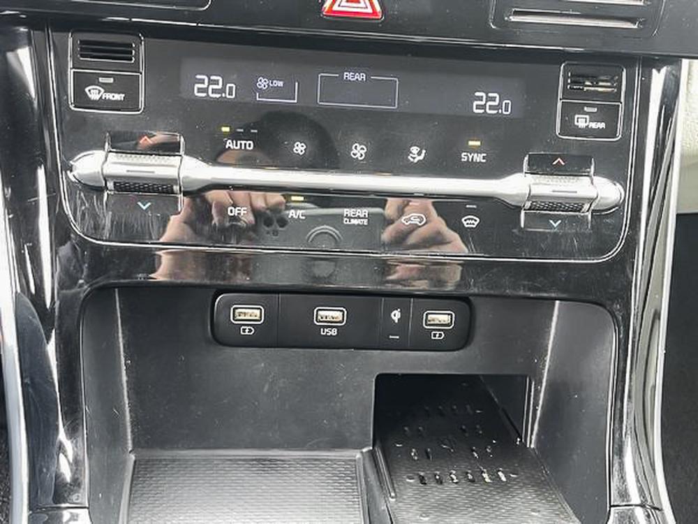 Kia Carnival LX+ 2022 d&rsquo;occasion à vendre - 19