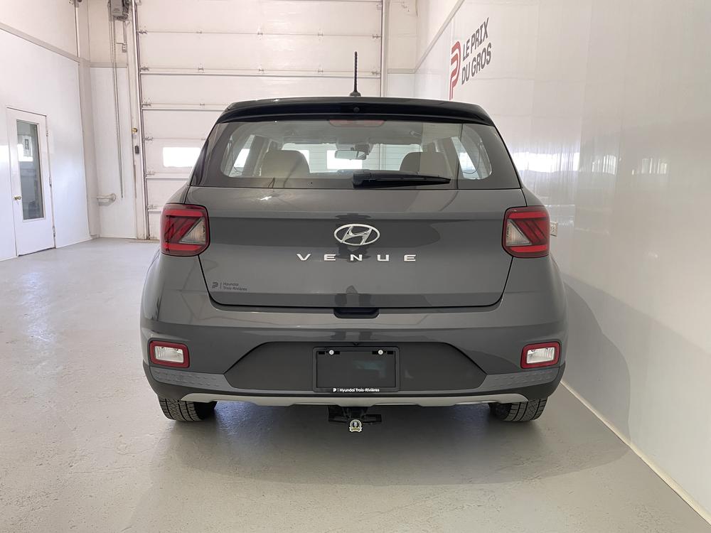 Hyundai Venue Essential 2023 d&rsquo;occasion à vendre - 7