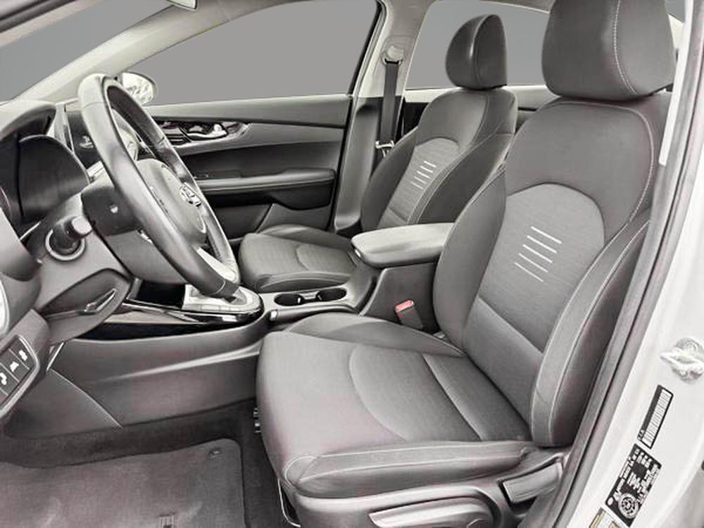 Kia Forte 2020 Gris usage à vendre Kia Forte 2020 Gris usage à vendre