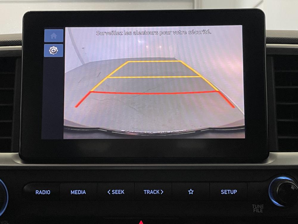 Hyundai Venue Essential 2023 d&rsquo;occasion à vendre - 22