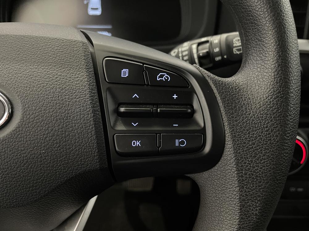 Hyundai Venue Essential 2023 d&rsquo;occasion à vendre - 16