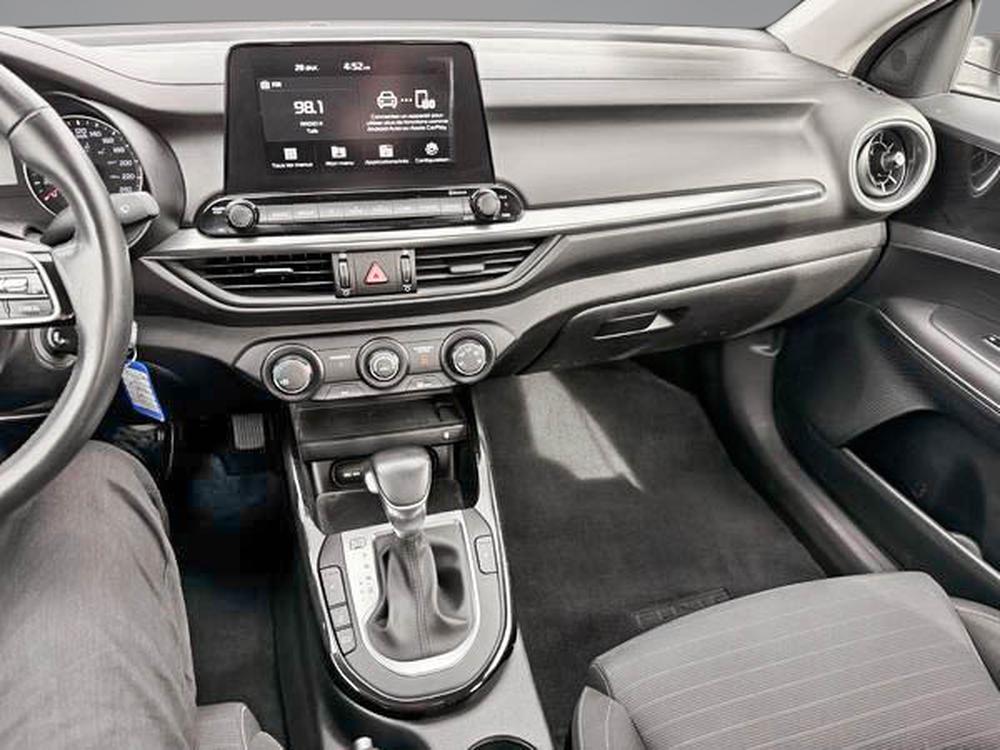Kia Forte 2020 Gris usage à vendre Kia Forte 2020 Gris usage à vendre