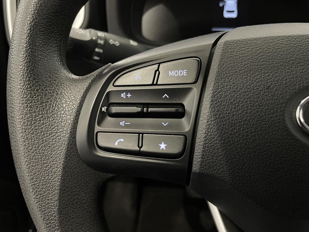 Hyundai Venue Essential 2023 d&rsquo;occasion à vendre - 14