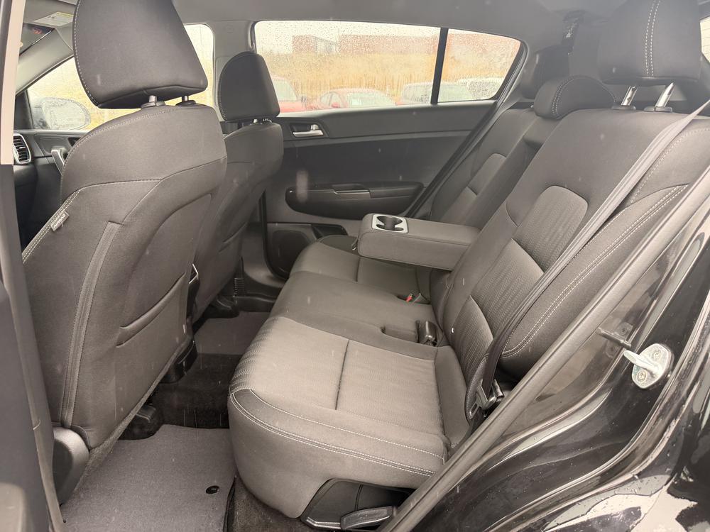 Kia Sportage LX FWD 2018 d&rsquo;occasion à vendre - 30