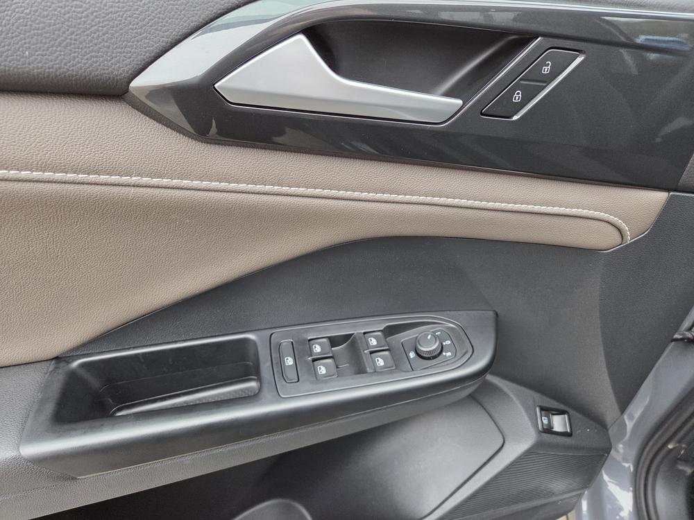 Volkswagen Taos HIGHLINE 2023 d&rsquo;occasion à vendre - 12