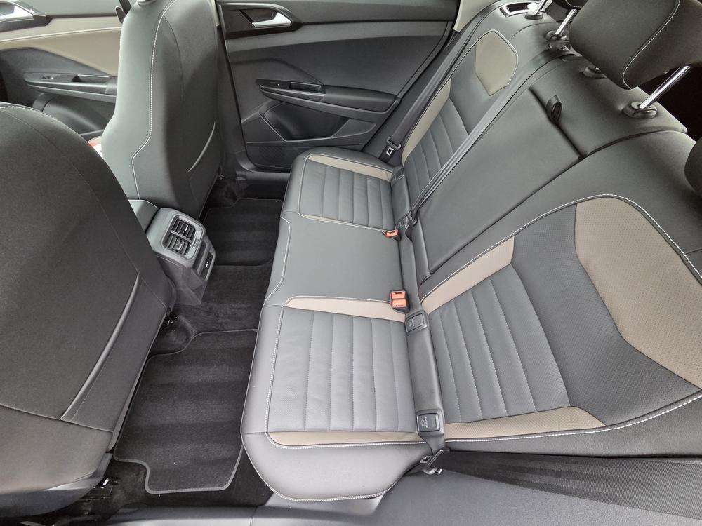 Volkswagen Taos HIGHLINE 2023 d&rsquo;occasion à vendre - 22