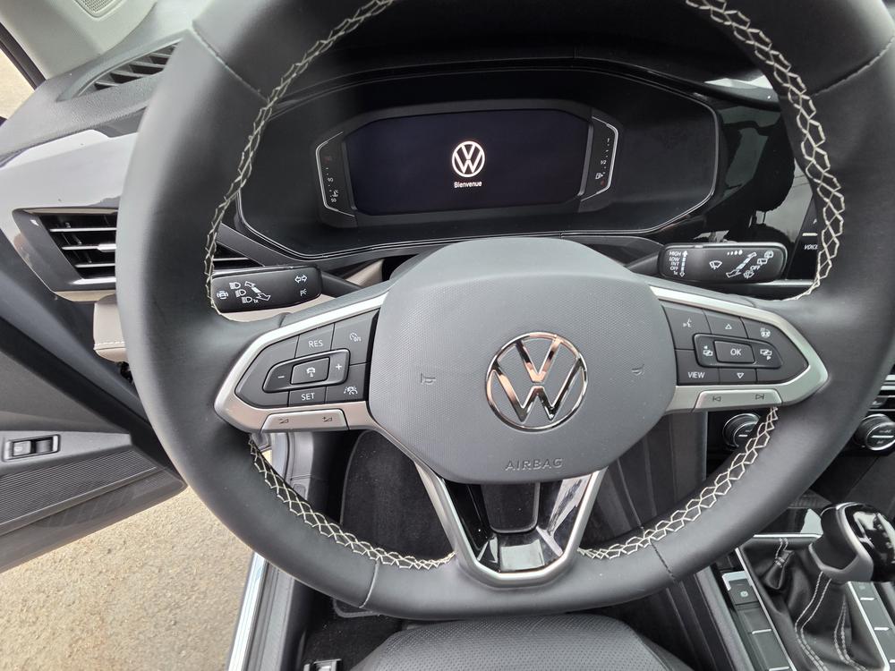 Volkswagen Taos HIGHLINE 2023 d&rsquo;occasion à vendre - 16