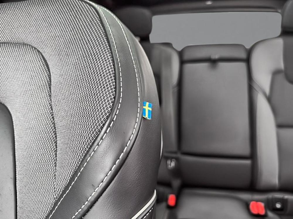 Volvo XC60 B6 R-DESIGN AWD 2022 d&rsquo;occasion à vendre - 12