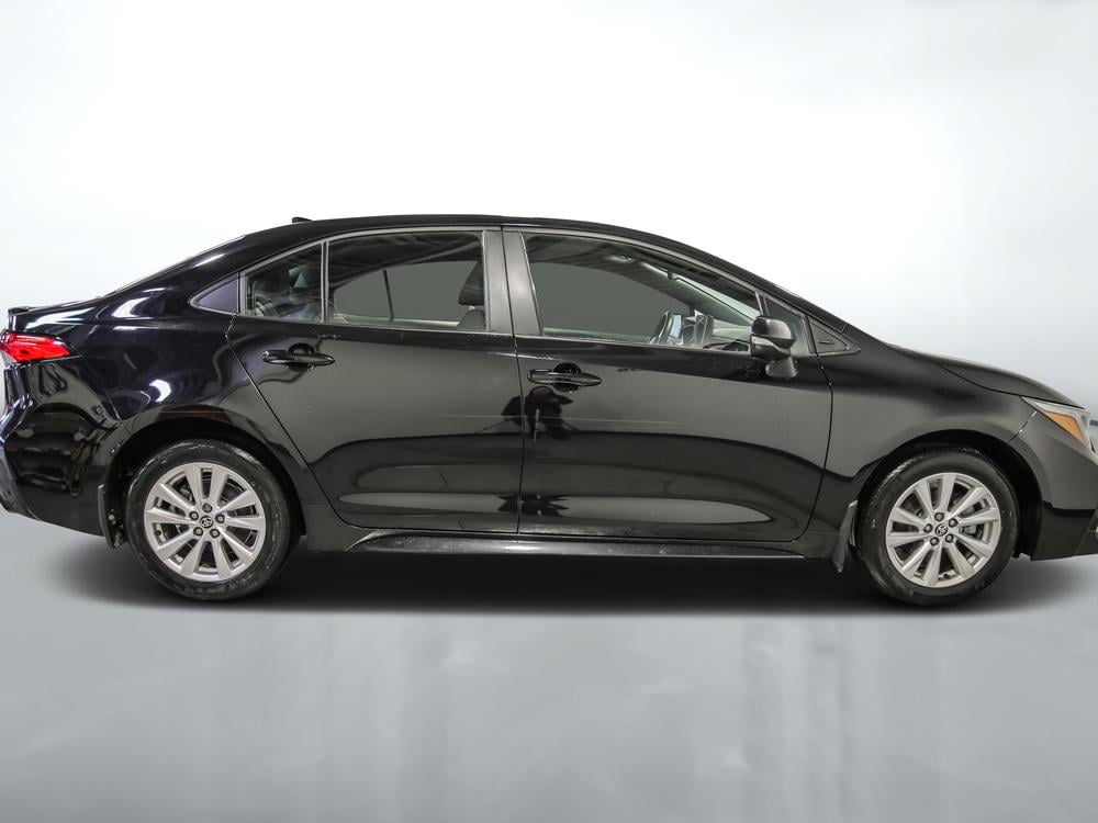 Toyota Corolla SE 2023 d&rsquo;occasion à vendre - 2