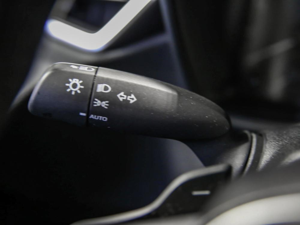 Toyota Corolla SE 2023 d&rsquo;occasion à vendre - 21