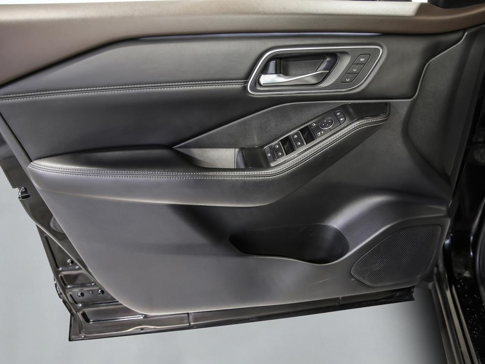 Nissan Rogue platinum 2022 d&rsquo;occasion à vendre - 16