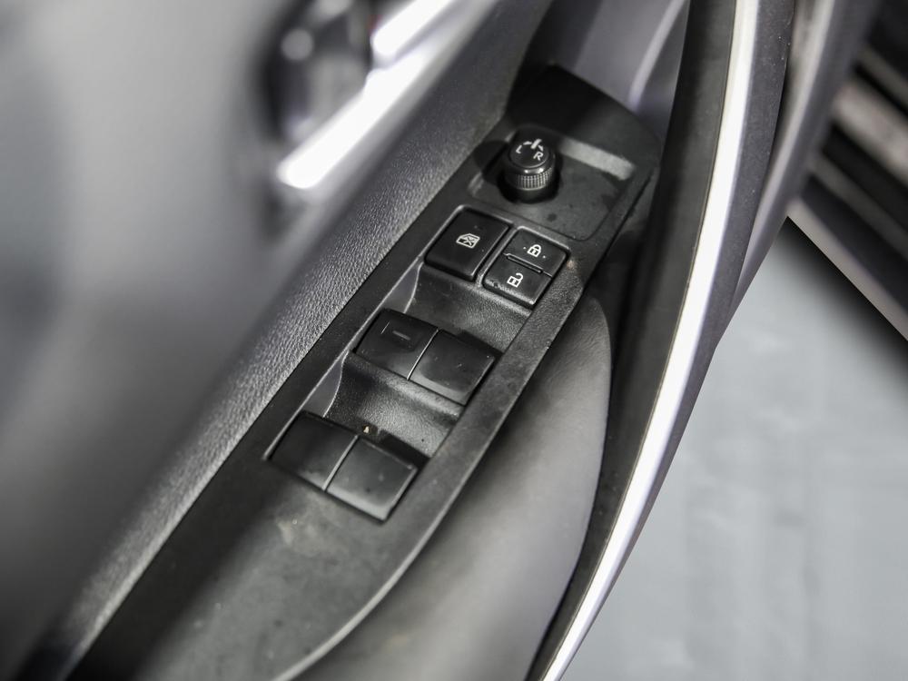 Toyota Corolla SE 2023 d&rsquo;occasion à vendre - 14