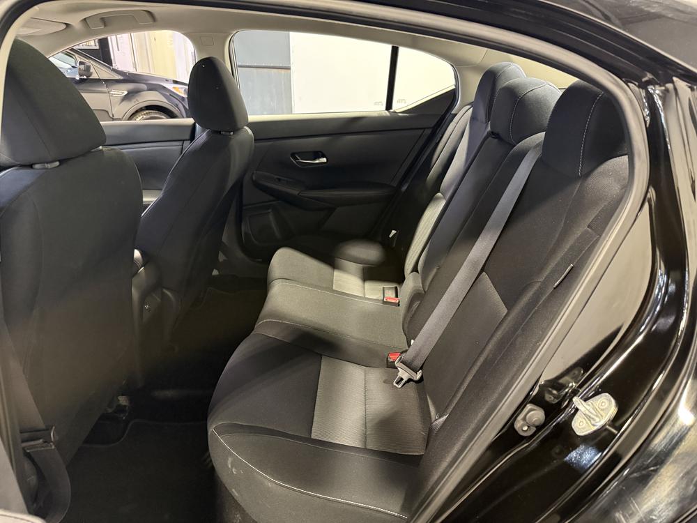 Nissan Sentra SV 2021 d&rsquo;occasion à vendre - 32