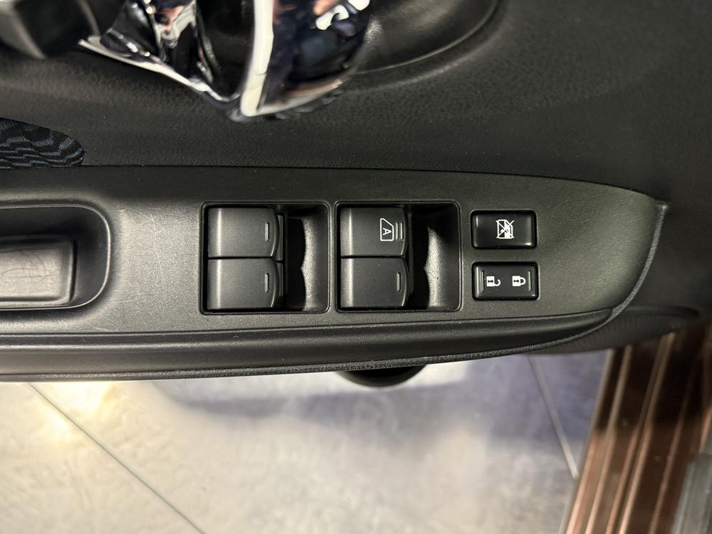 Nissan Versa Note SL 2017 d&rsquo;occasion à vendre - 14