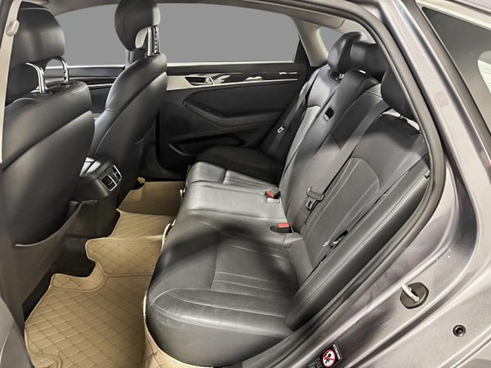 Hyundai Genesis Sedan 2015 Gris usage à vendre Hyundai Genesis Sedan 2015 Gris usage à vendre