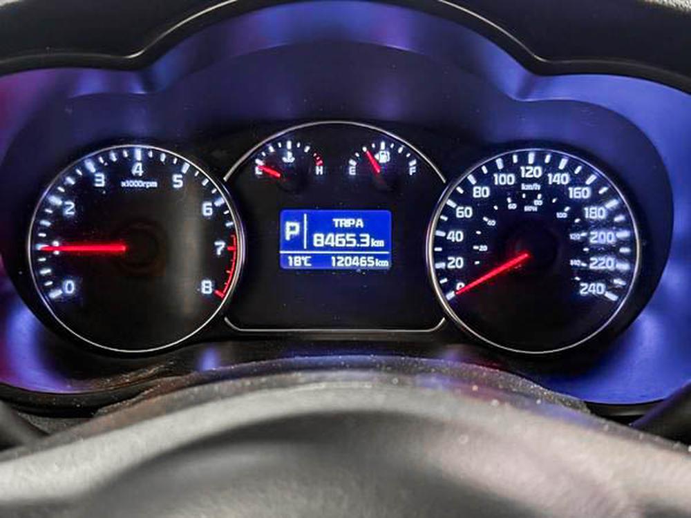 Kia Rondo LX 2014 d&rsquo;occasion à vendre - 23