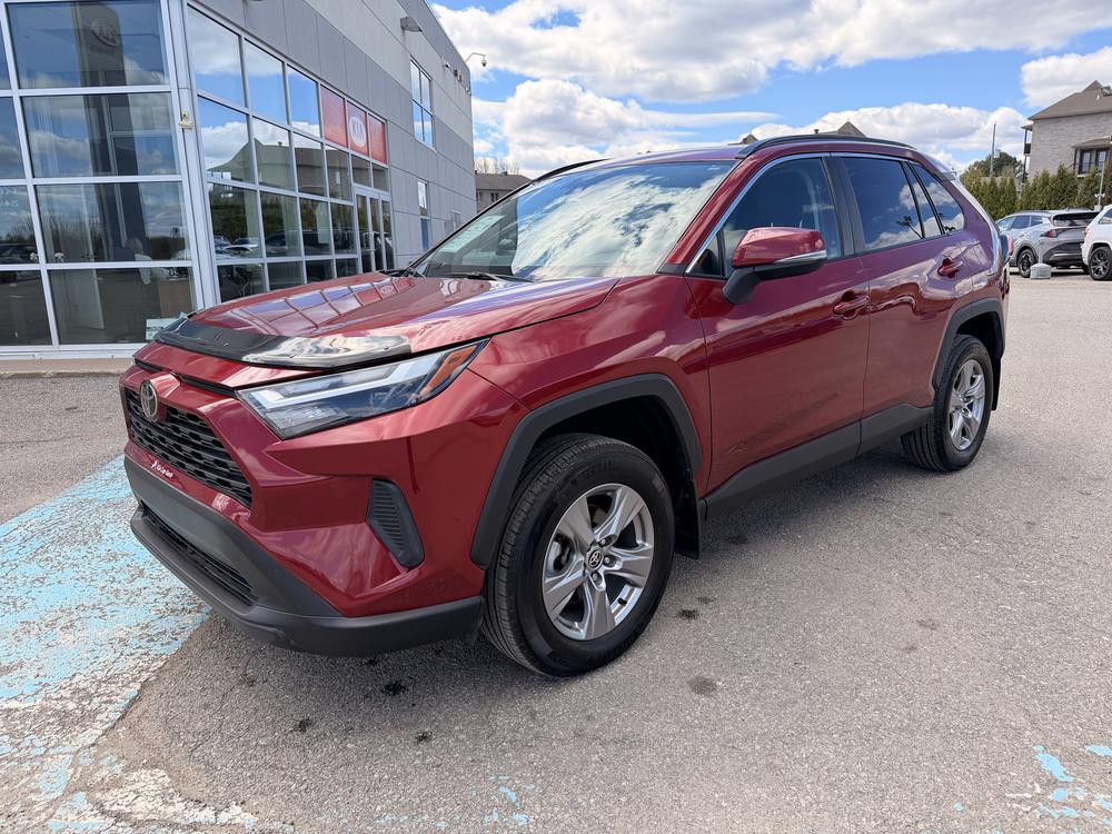Toyota RAV4 XLE AWD 2024 d&rsquo;occasion à vendre - 3