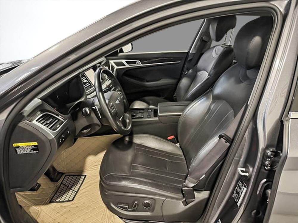 Hyundai Genesis Sedan 2015 Gris usage à vendre Hyundai Genesis Sedan 2015 Gris usage à vendre