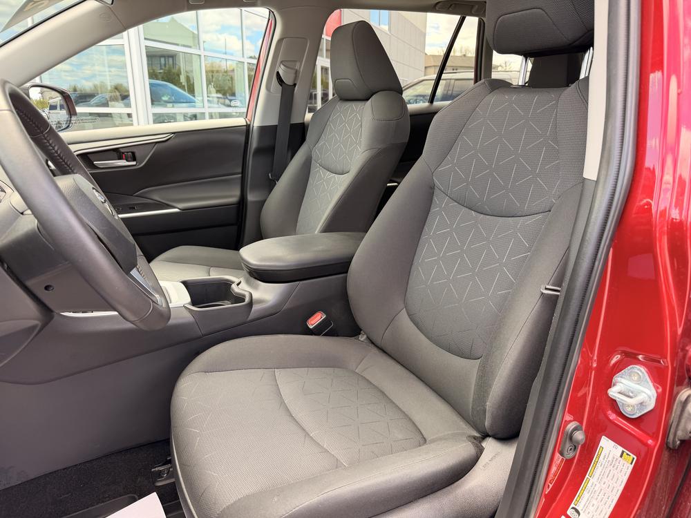 Toyota RAV4 XLE AWD 2024 d&rsquo;occasion à vendre - 17