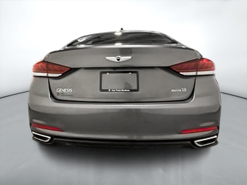 Hyundai Genesis Sedan 2015 Gris usage à vendre Hyundai Genesis Sedan 2015 Gris usage à vendre