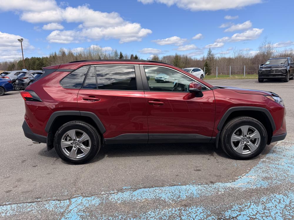 Toyota RAV4 XLE AWD 2024 d&rsquo;occasion à vendre - 9