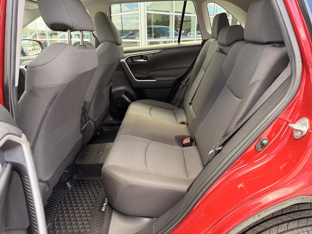 Toyota RAV4 XLE AWD 2024 d&rsquo;occasion à vendre - 36
