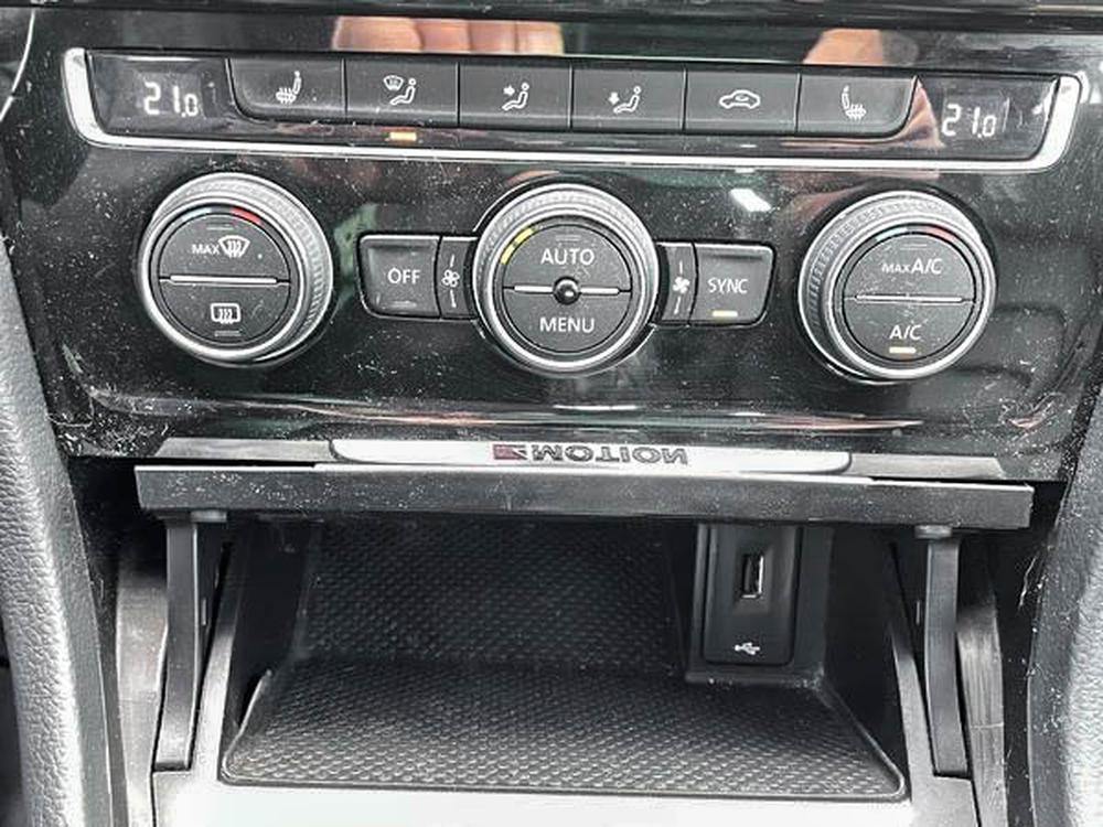 Volkswagen Golf R 2.0 2019 d&rsquo;occasion à vendre - 23