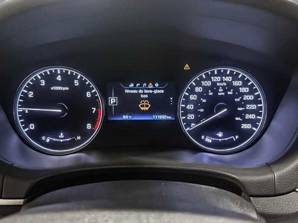 Hyundai Genesis Sedan 2015 Gris usage à vendre Hyundai Genesis Sedan 2015 Gris usage à vendre