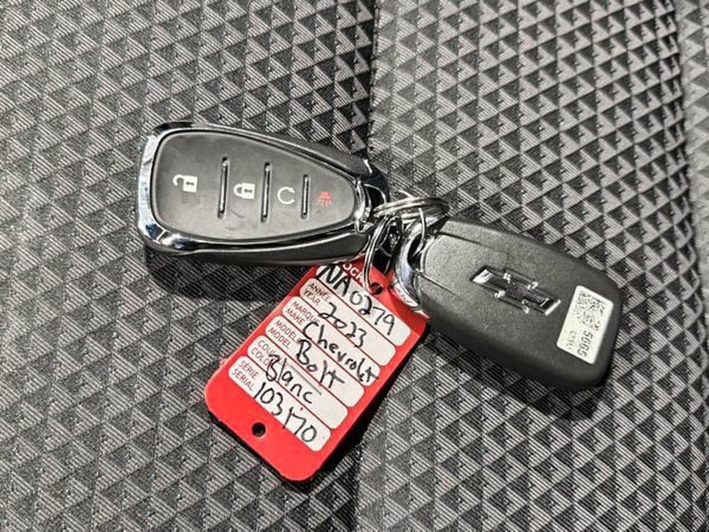 Chevrolet Bolt EV 1LT 2023 d&rsquo;occasion à vendre - 32
