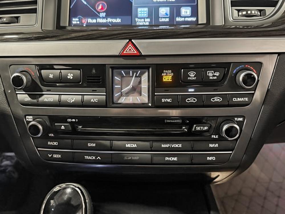 Hyundai Genesis Sedan 2015 Gris usage à vendre Hyundai Genesis Sedan 2015 Gris usage à vendre