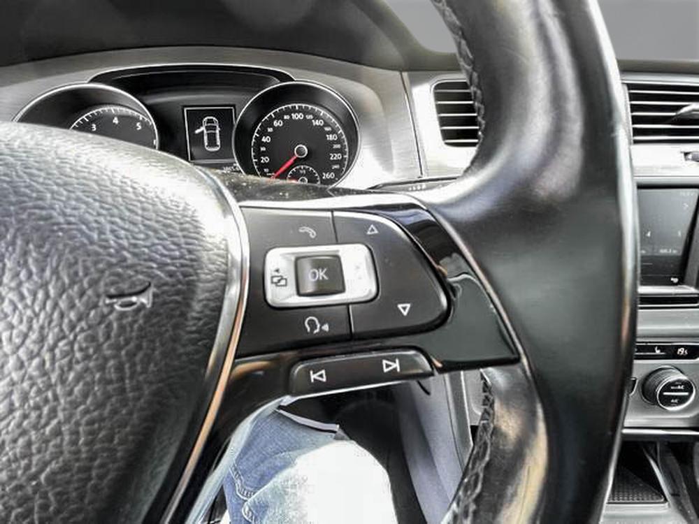 Volkswagen Golf Comfortline 2017 d&rsquo;occasion à vendre - 17