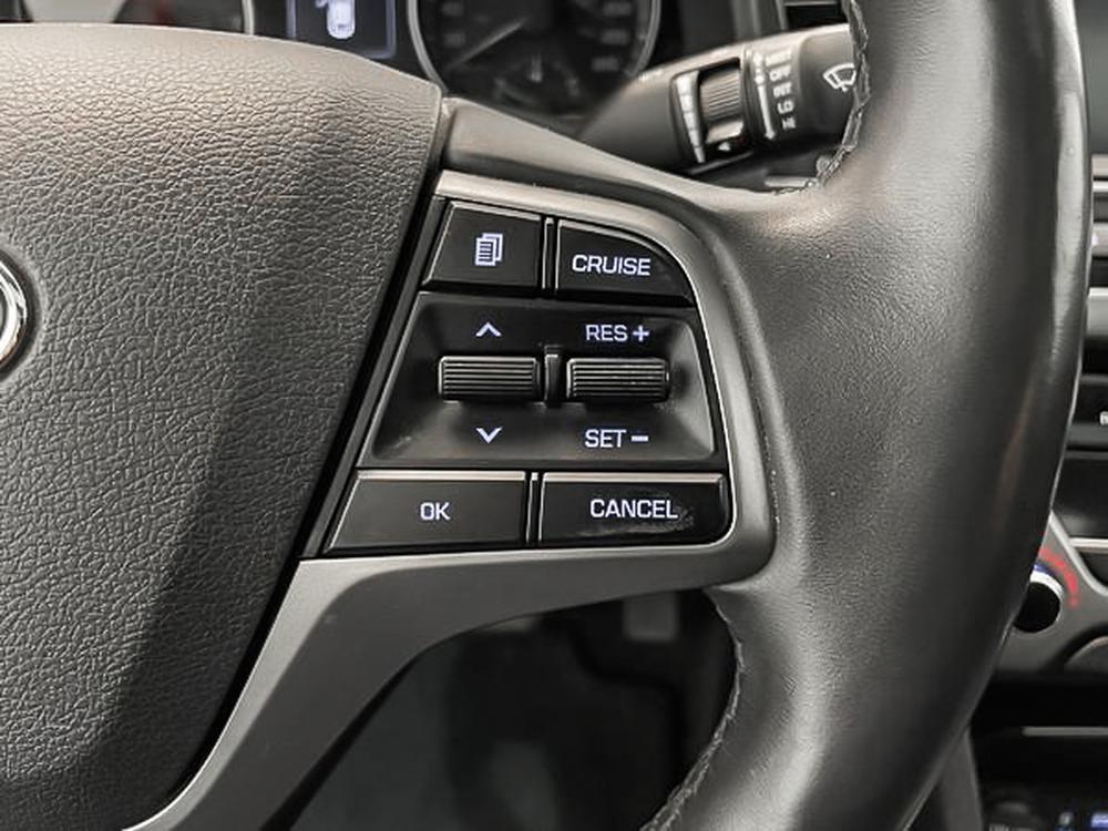 Hyundai Elantra GLS 2017 d&rsquo;occasion à vendre - 17